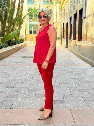 HOLIDAY RED SLEEVELESS TAILORED V TOP