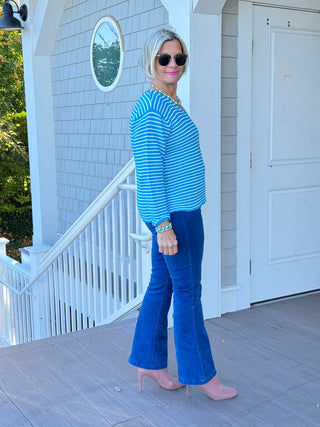 AQUA STRIPE V  NECK TOP