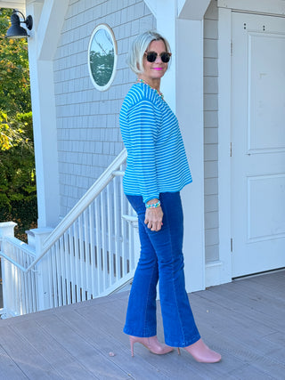 AQUA STRIPE V  NECK TOP