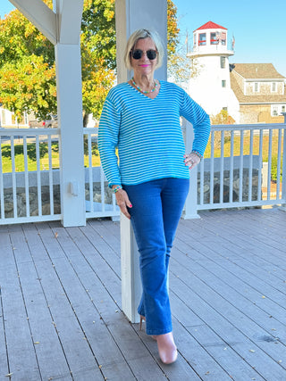 AQUA STRIPE V  NECK TOP