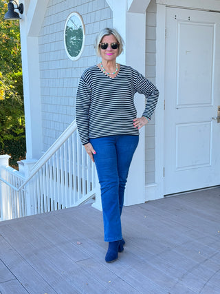 NAVY STRIPE V-Neck  TOP