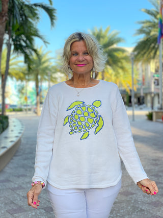 WHITE TURTLE SWEATER