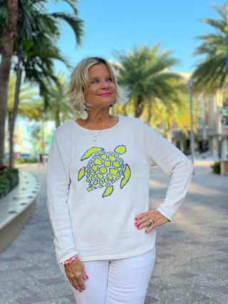 WHITE TURTLE SWEATER